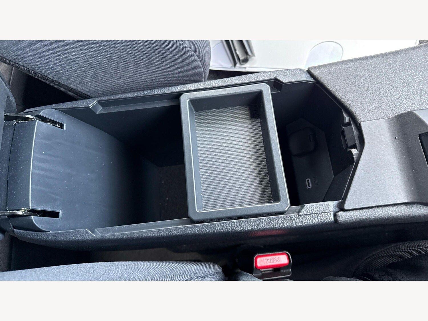 Used Toyota C-HR for sale - 77882292: Photo 26