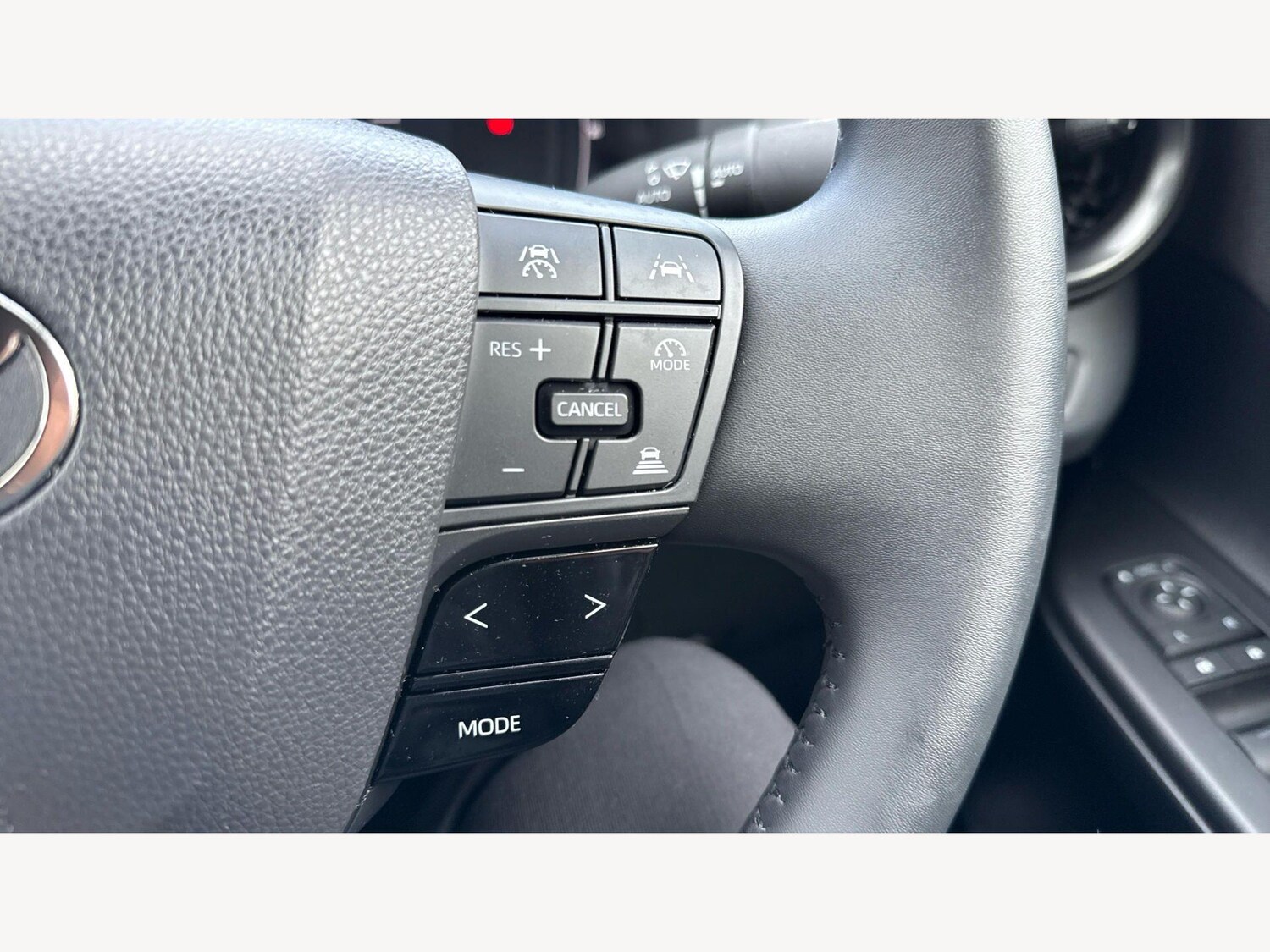 Used Toyota C-HR for sale - 77882292: Photo 30