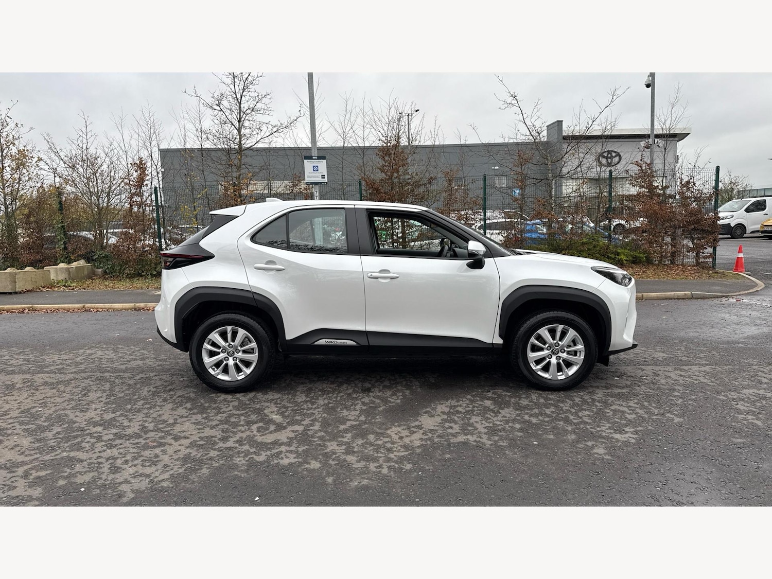 Used Toyota Yaris Cross 2024 for sale - 77143134: Photo 18