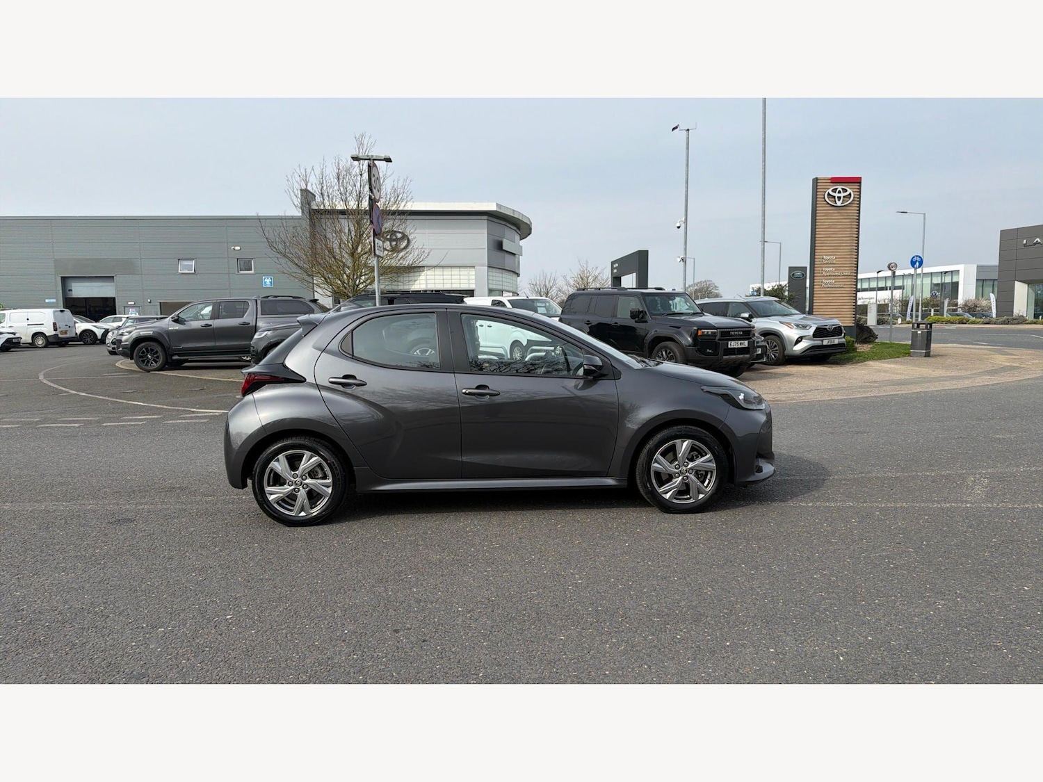 Used Toyota Yaris 2024 for sale - 78072652: Photo 18