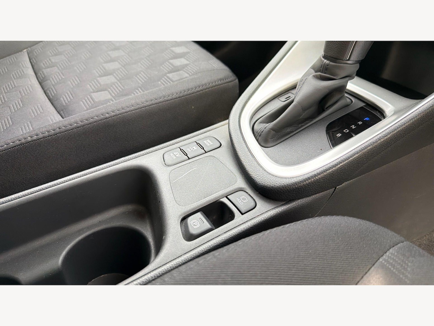 Used Toyota Yaris 2024 for sale - 78072652: Photo 29