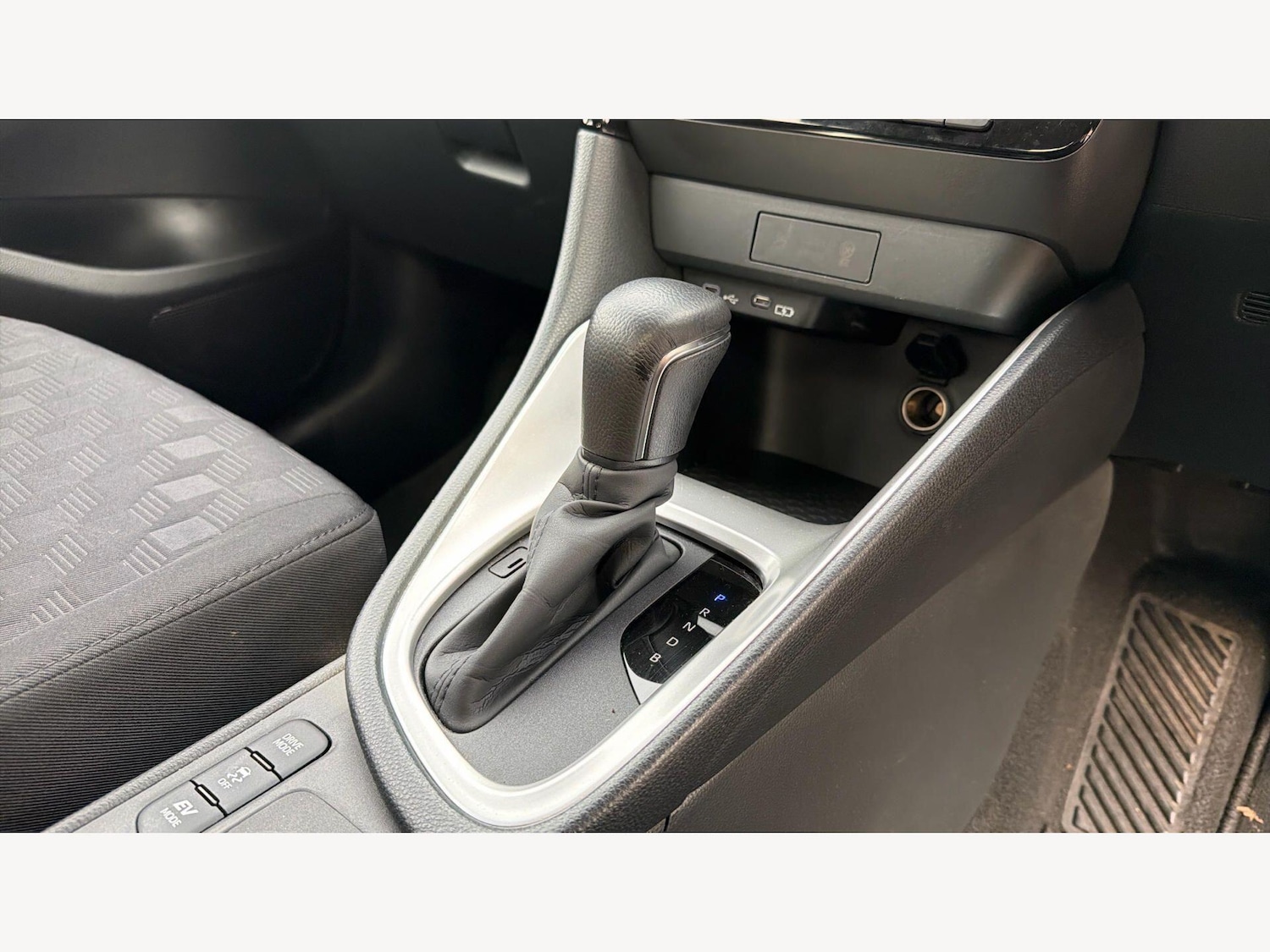 Used Toyota Yaris 2024 for sale - 78072652: Photo 30