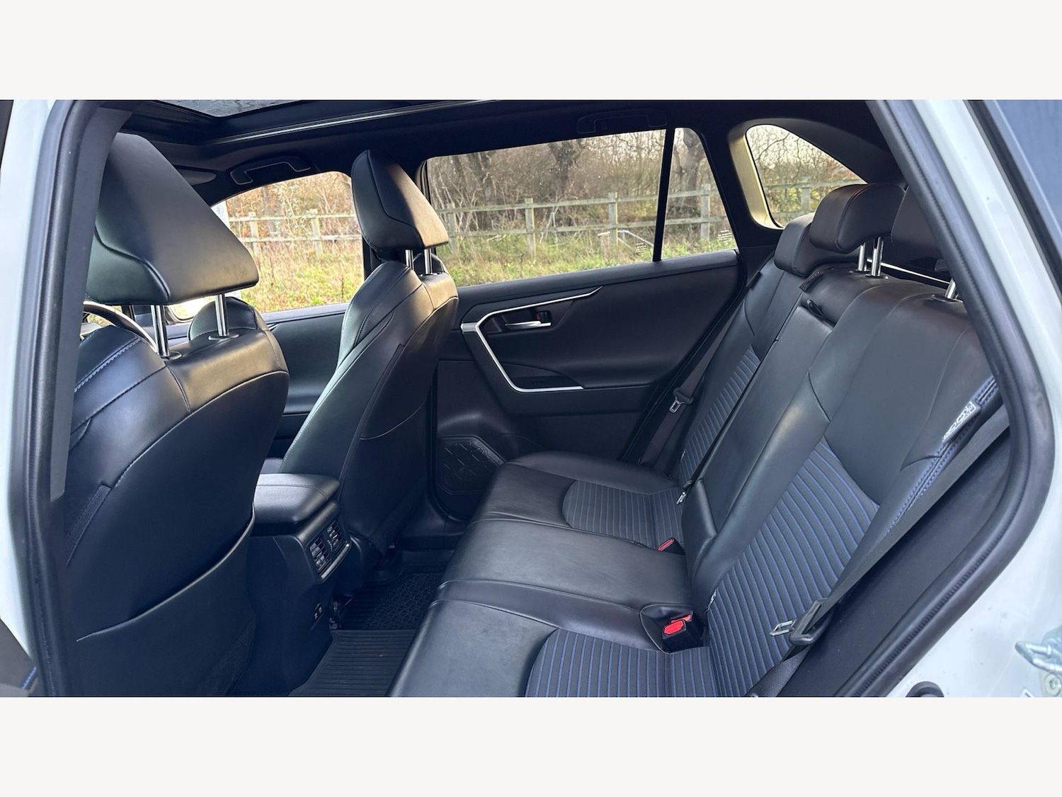 Used Toyota RAV4 2019 for sale - 77109590: Photo 15