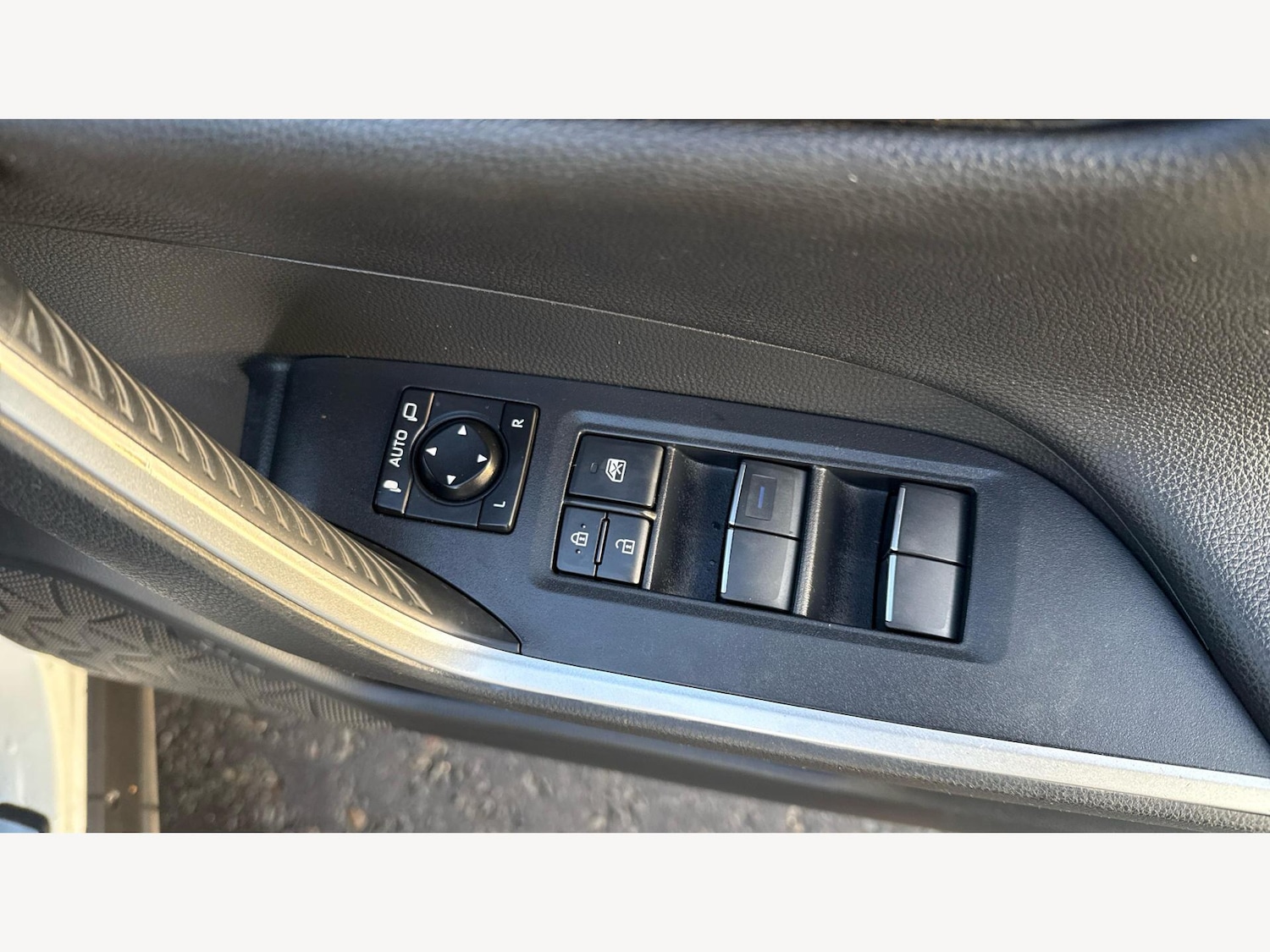 Used Toyota RAV4 2019 for sale - 77109590: Photo 24