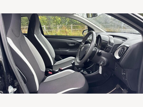 Used Toyota AYGO 2015 for sale - 76247928: Photo 13