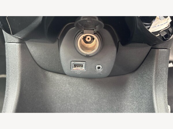 Used Toyota AYGO 2015 for sale - 76247928: Photo 35