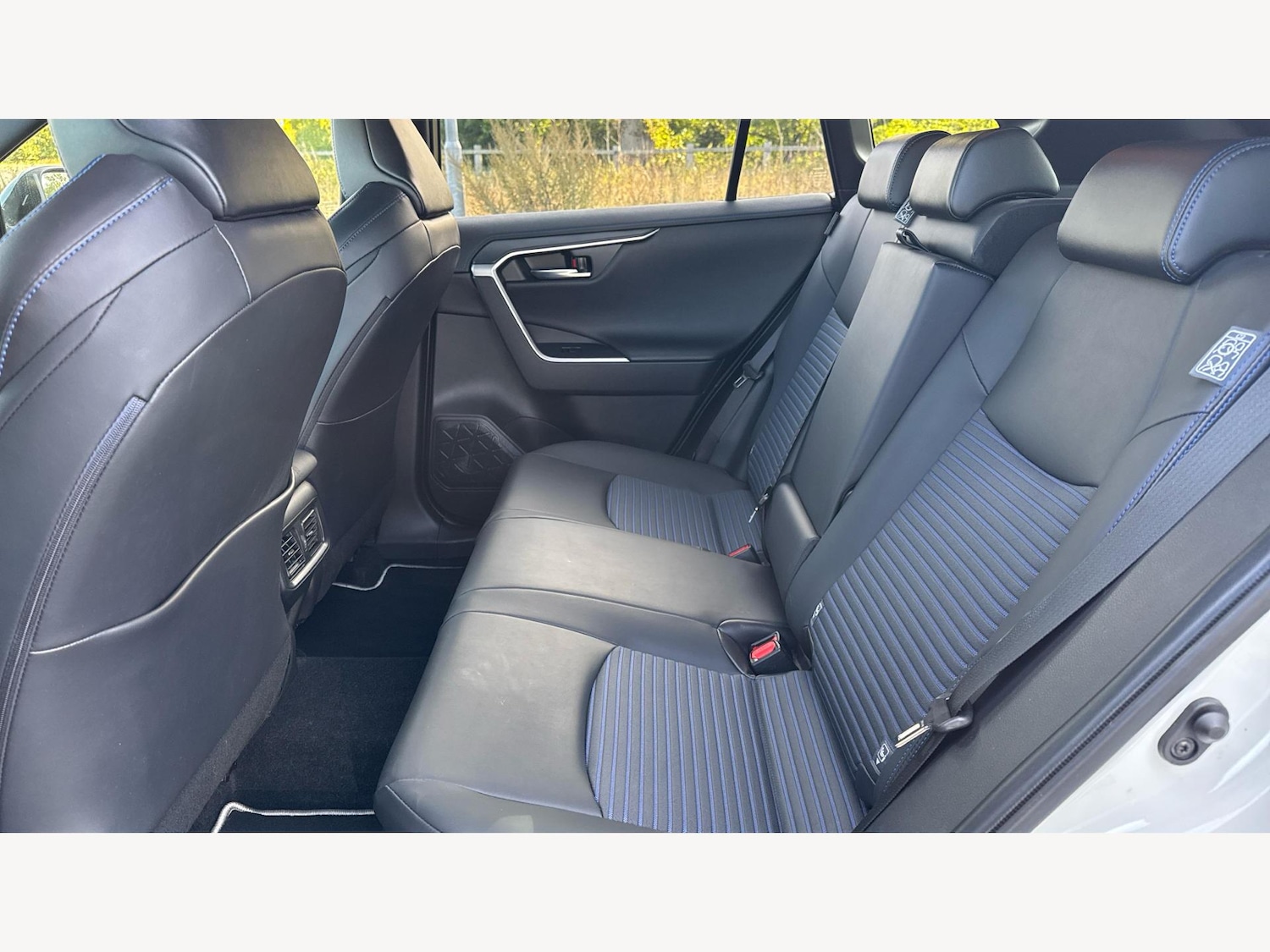 Used Toyota RAV4 2020 for sale - 76432551: Photo 15