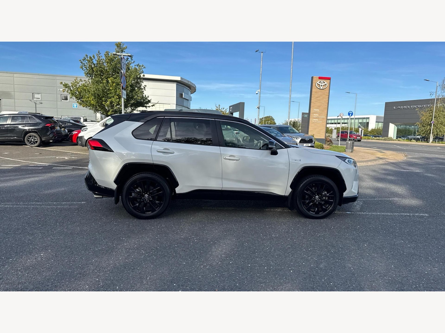 Used Toyota RAV4 2020 for sale - 76432551: Photo 18