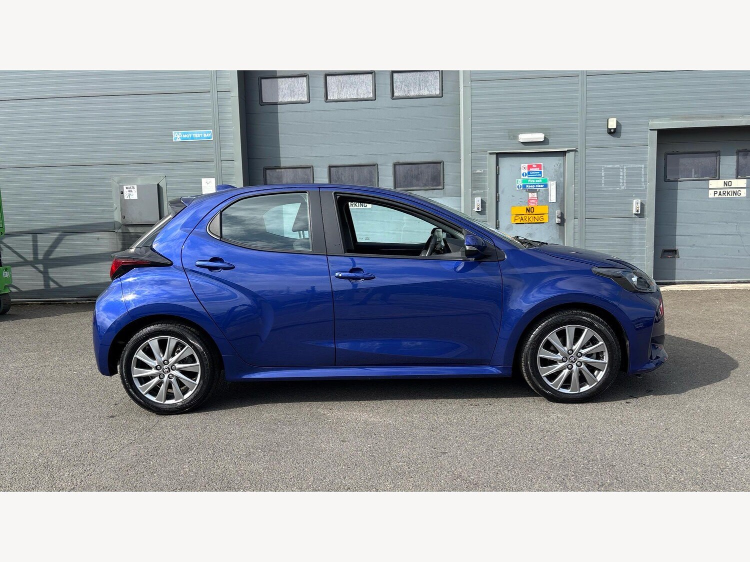 Used Toyota Yaris 2023 for sale - 77982698: Photo 18