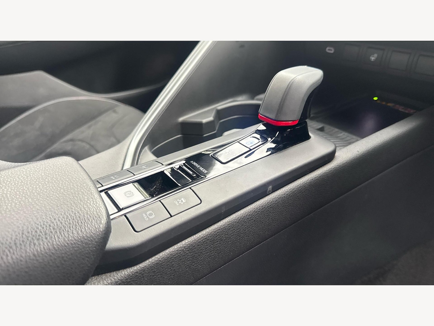 Used Toyota C-HR 2024 for sale - 76832424: Photo 27