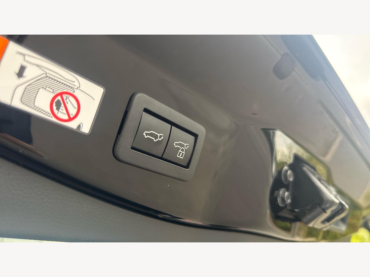 Used Toyota C-HR 2024 for sale - 76832424: Photo 32