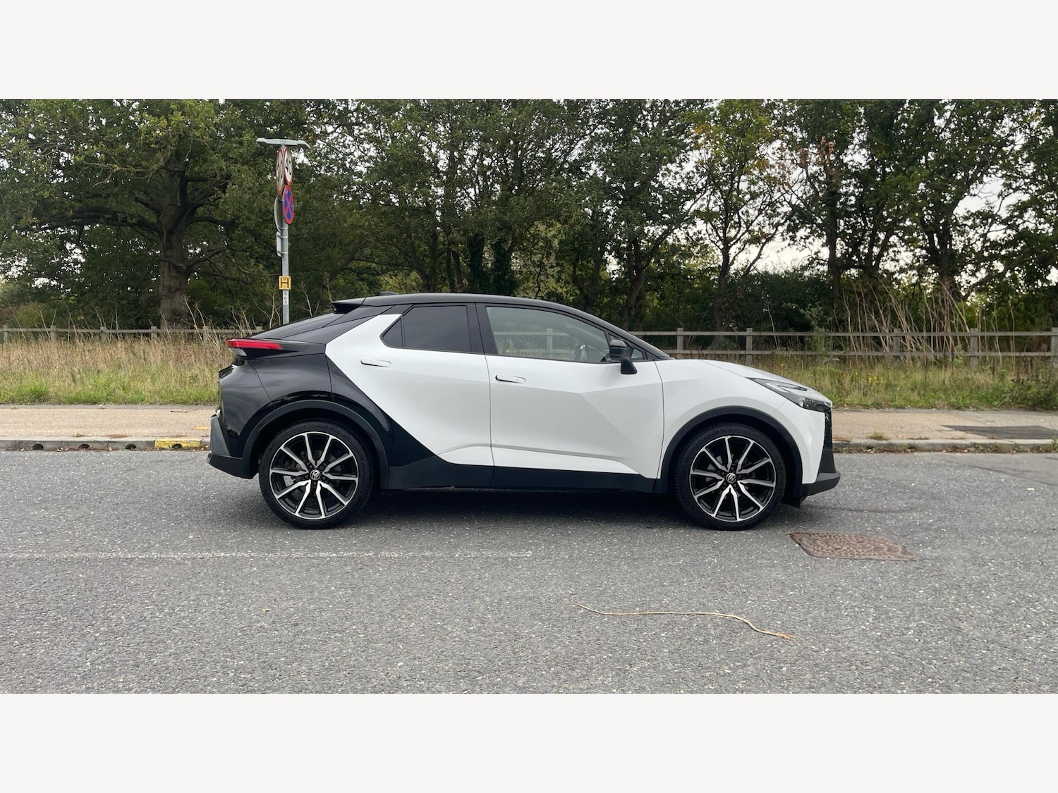 Used Toyota C-HR 2023 for sale - 76108512: Photo 18