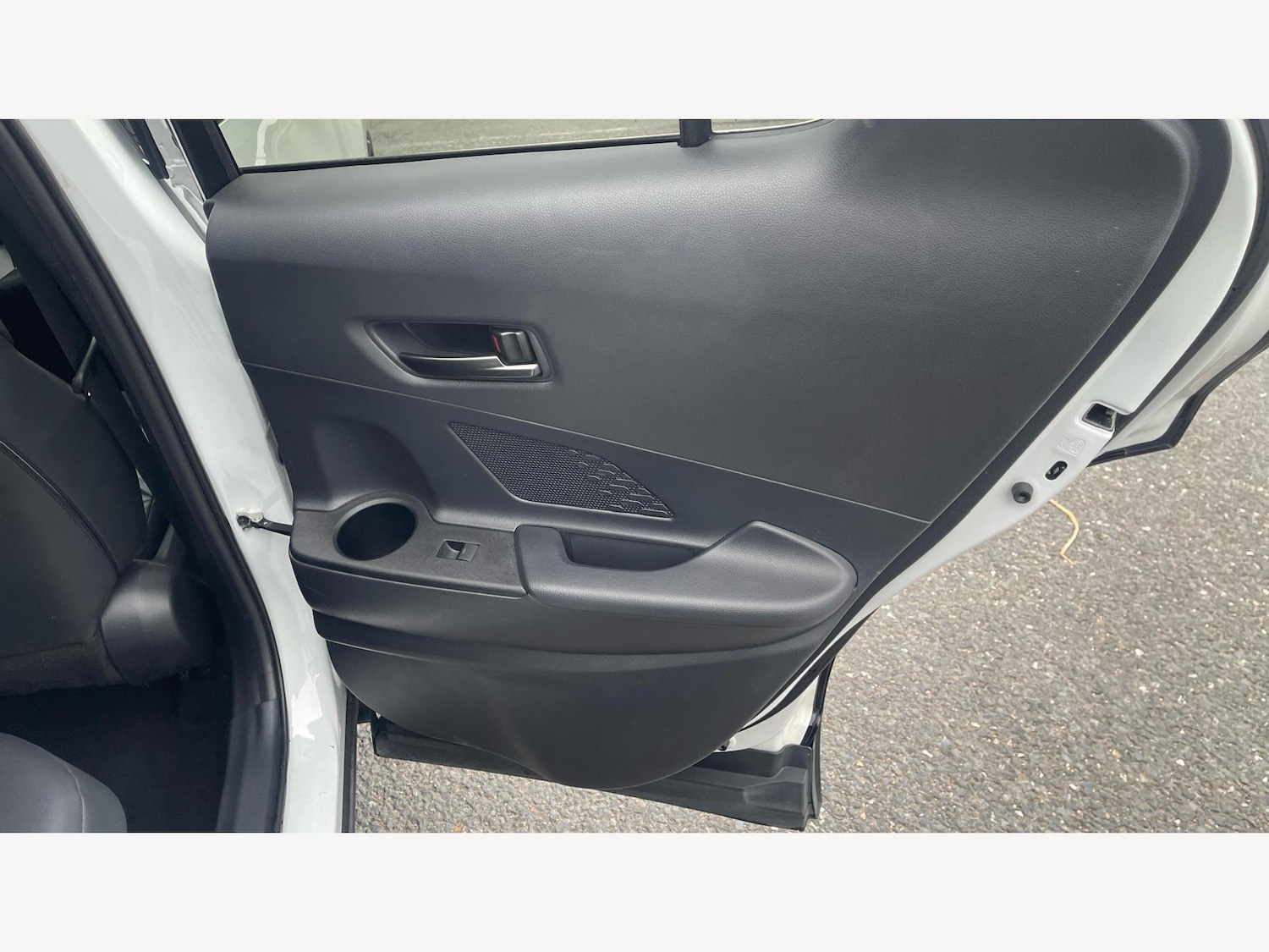 Used Toyota C-HR 2023 for sale - 76108512: Photo 23