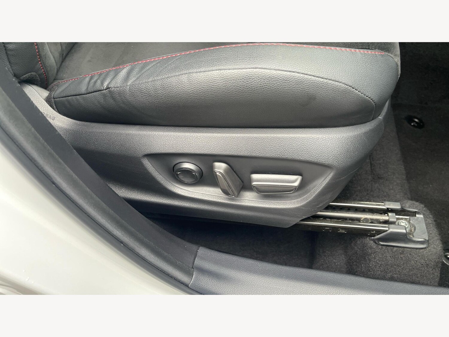 Used Toyota C-HR 2023 for sale - 76108512: Photo 32