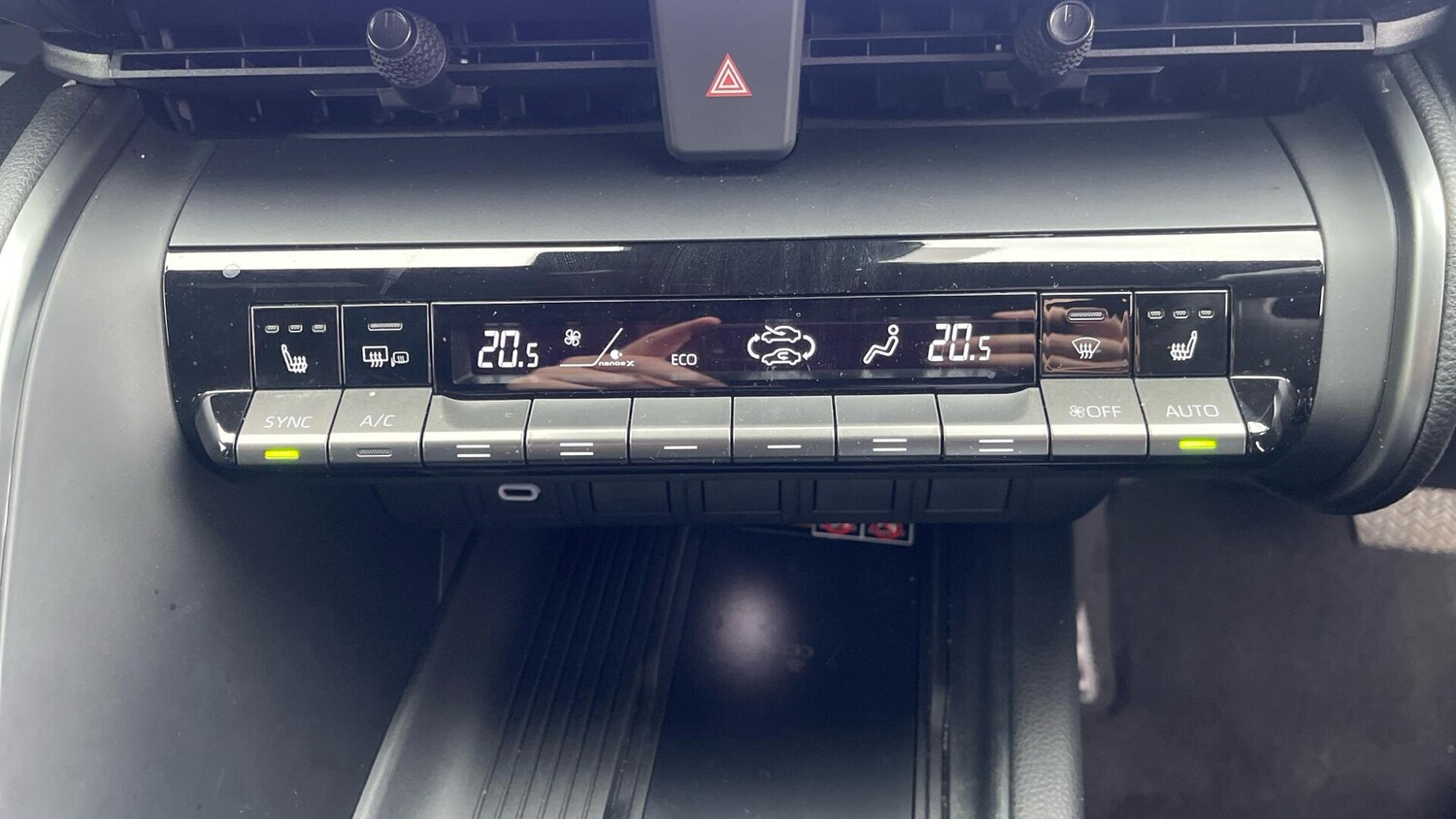 Used Toyota C-HR 2023 for sale - 76108512: Photo 35