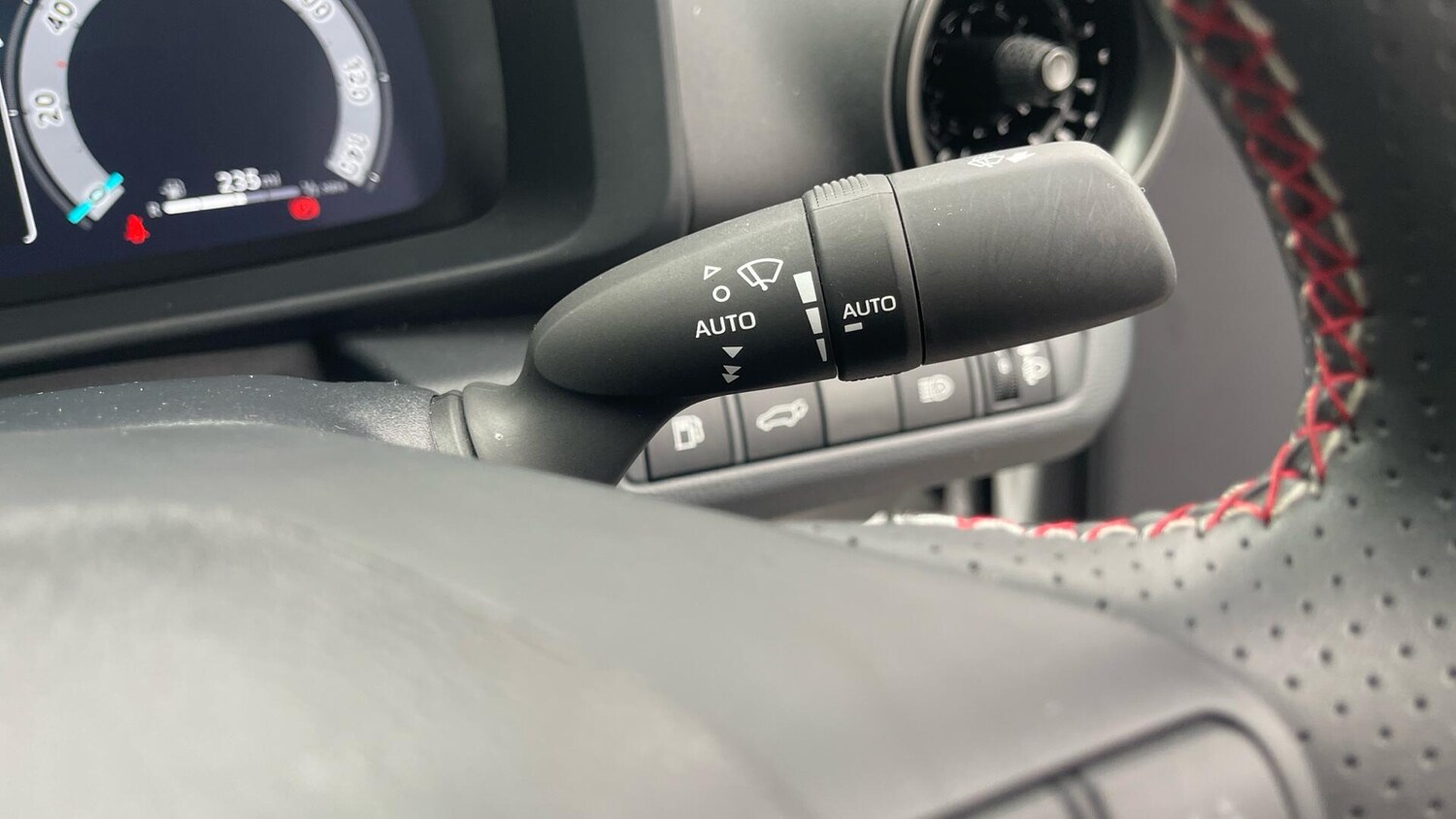 Used Toyota C-HR 2023 for sale - 76108512: Photo 38