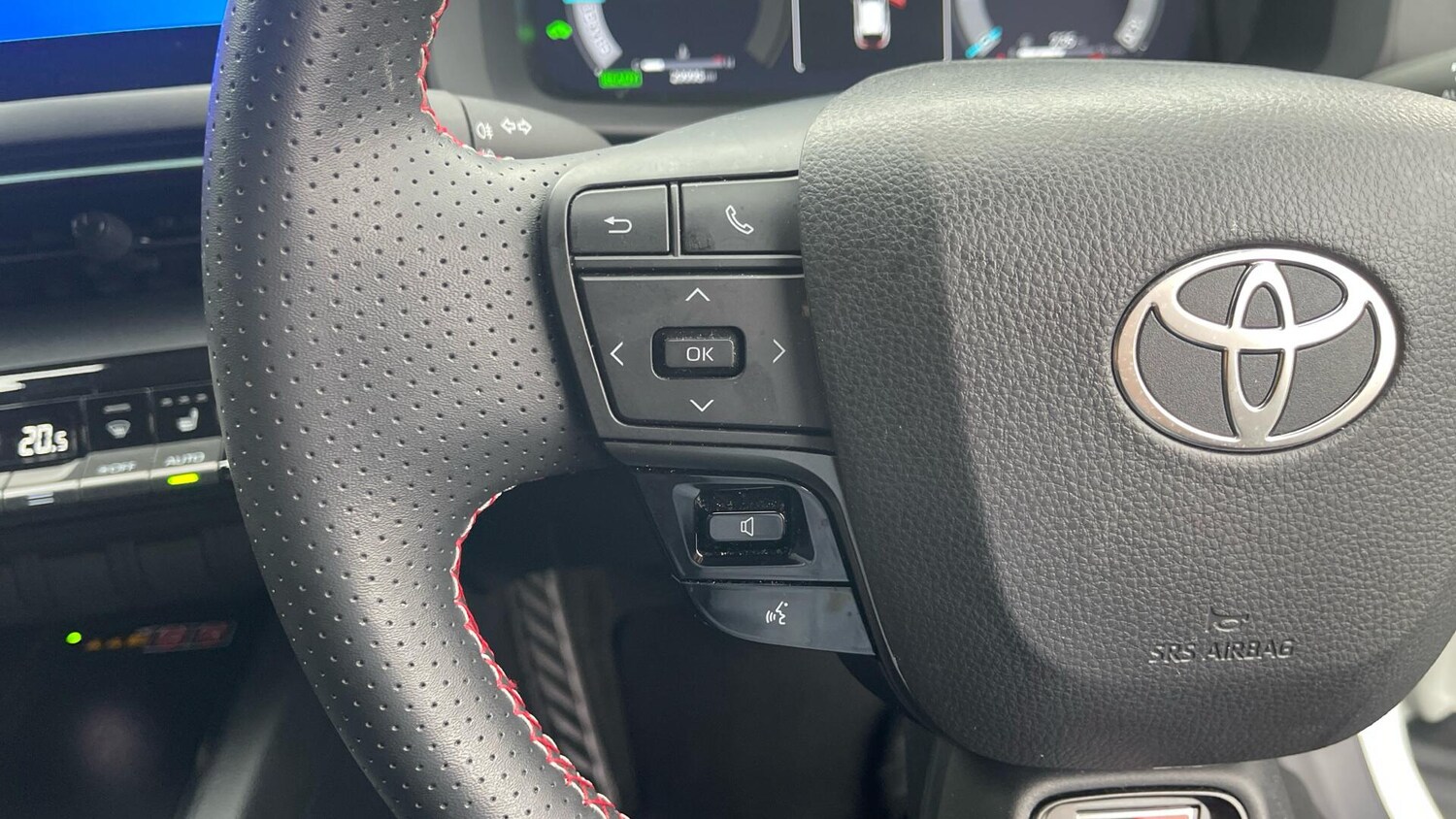 Used Toyota C-HR 2023 for sale - 76108512: Photo 40