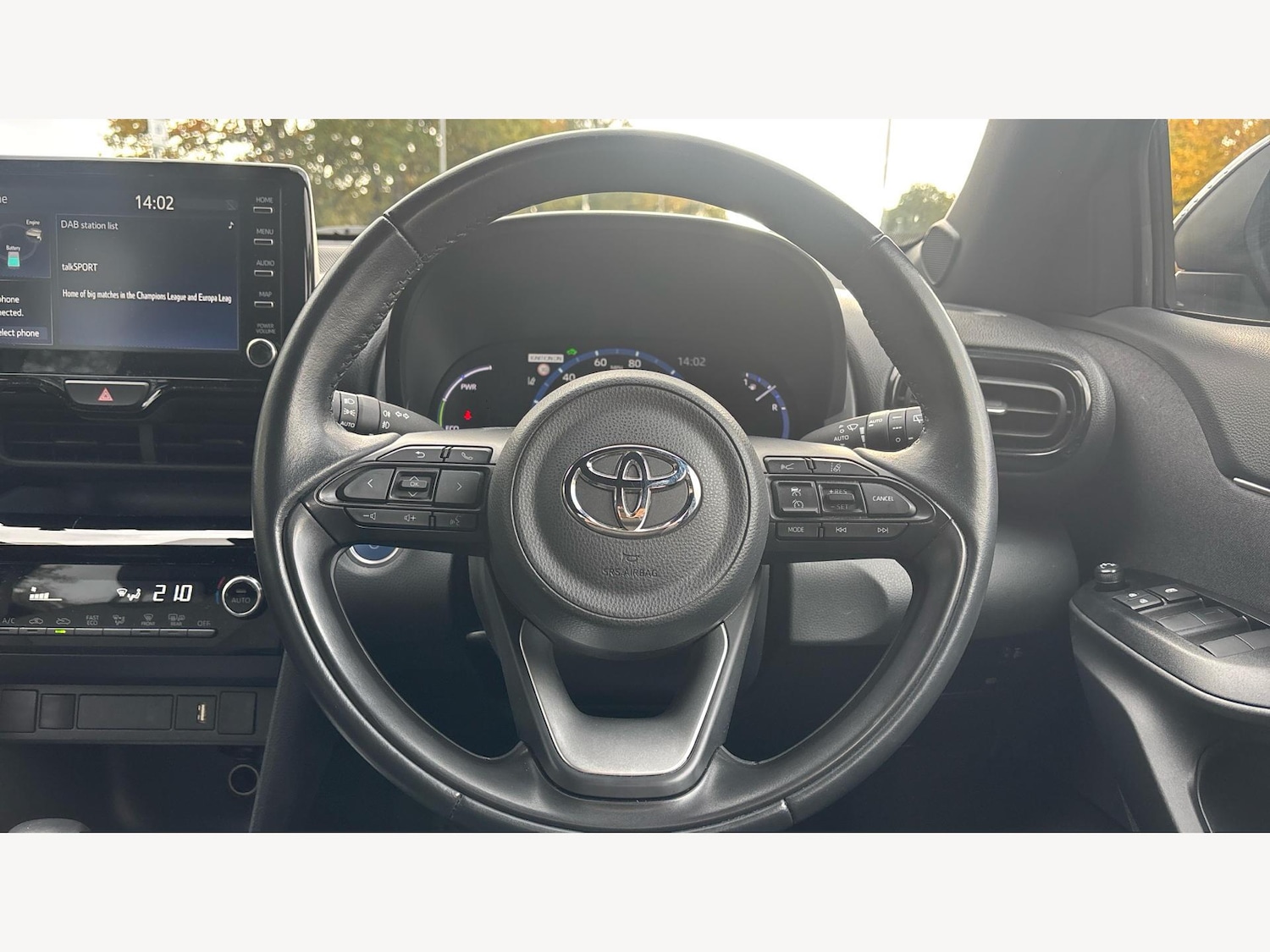 Used Toyota Yaris Cross 2022 for sale - 76728062: Photo 10