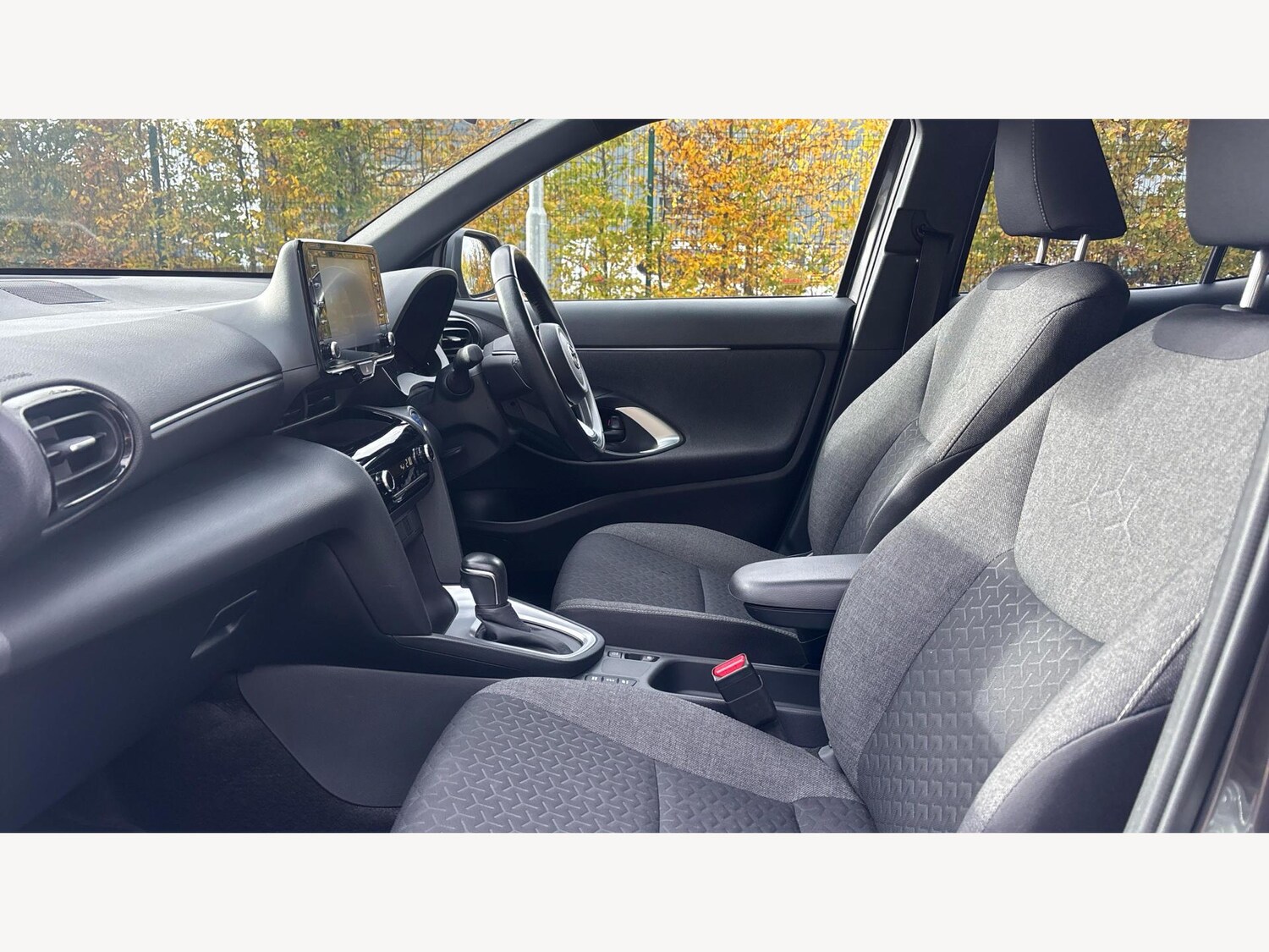 Used Toyota Yaris Cross 2022 for sale - 76728062: Photo 12