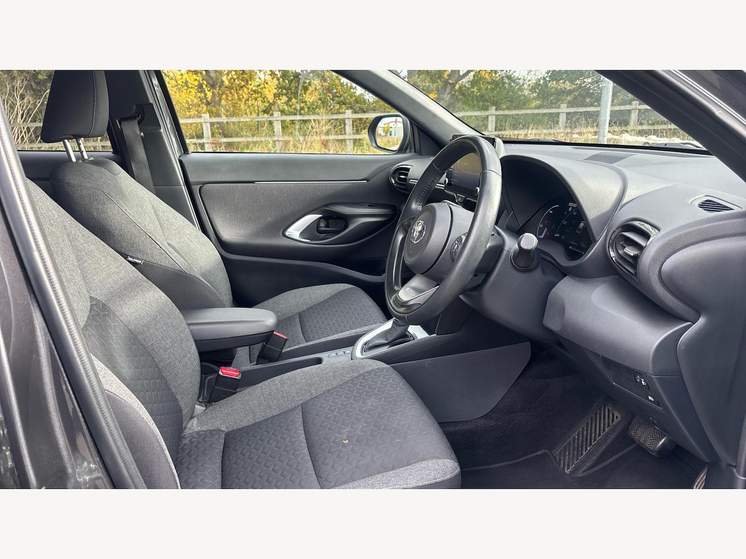 Used Toyota Yaris Cross 2022 for sale - 76728062: Photo 13