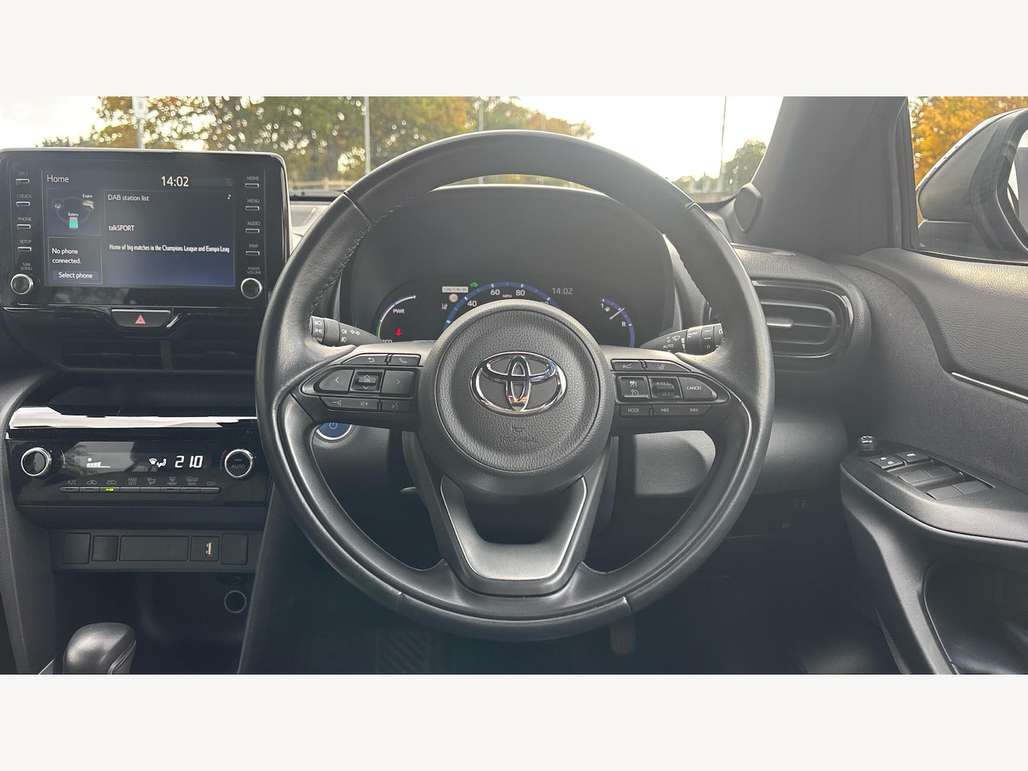 Used Toyota Yaris Cross 2022 for sale - 76728062: Photo 8