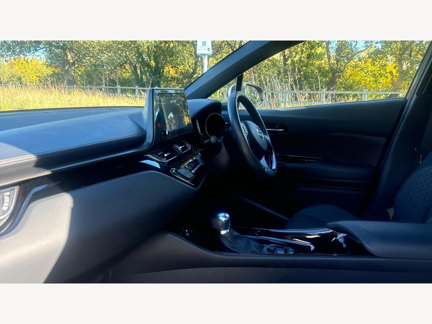 Used Toyota C-HR 2023 for sale - 77266833: Photo 12