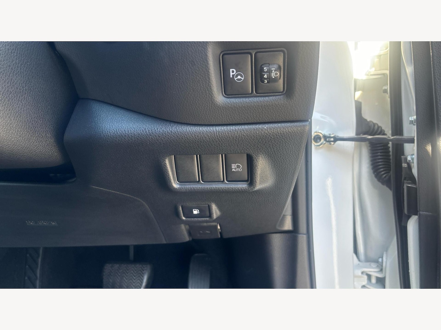 Used Toyota C-HR 2023 for sale - 77266833: Photo 31