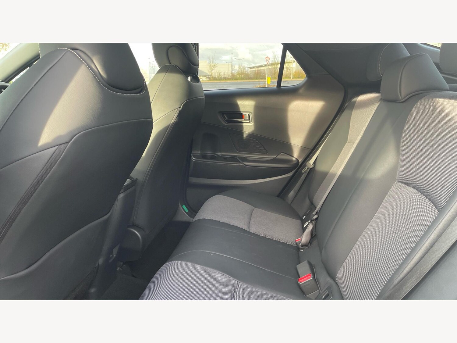 Used Toyota C-HR 2025 for sale - 77097988: Photo 15