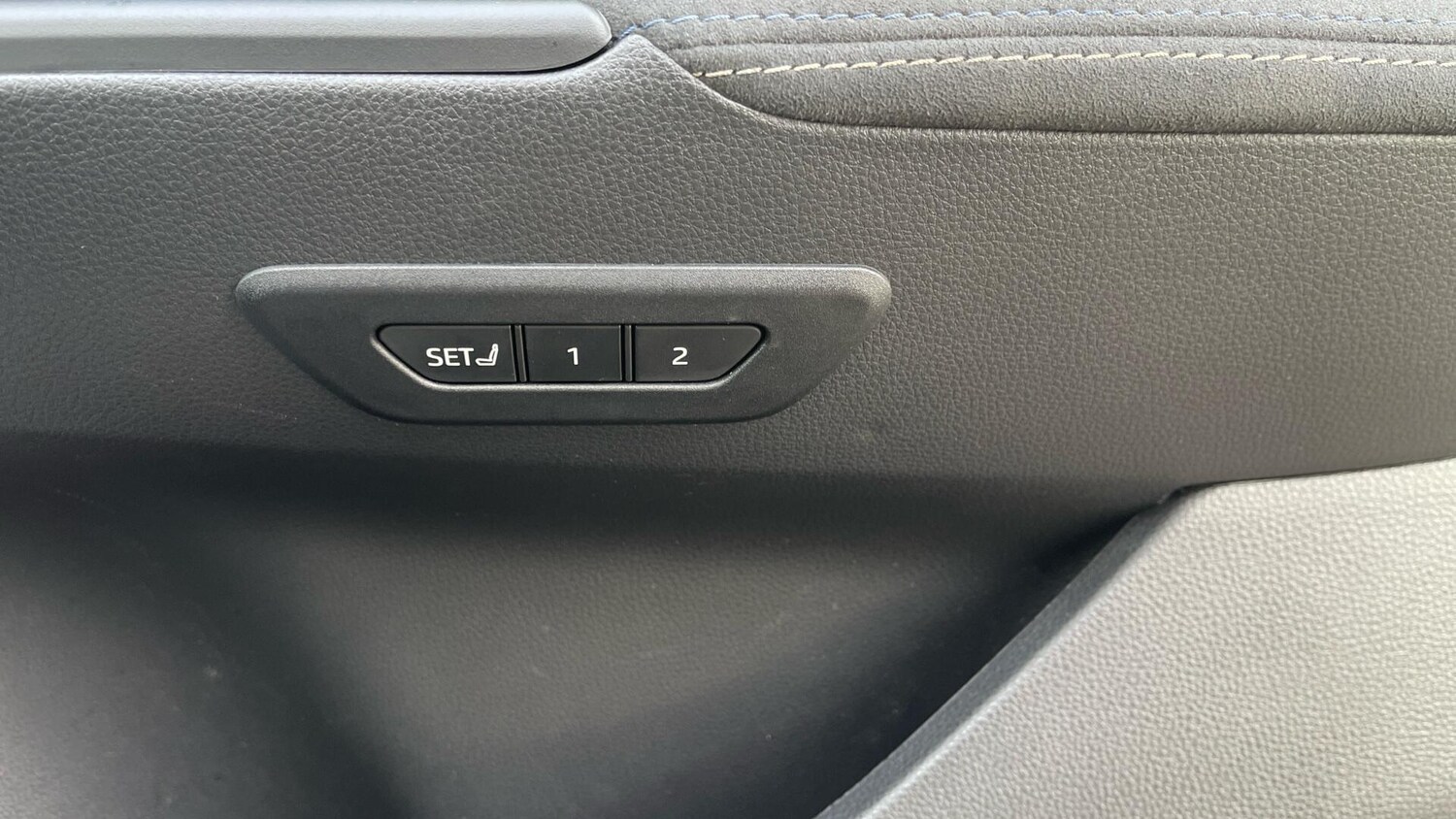 Used Toyota C-HR 2025 for sale - 77097988: Photo 34