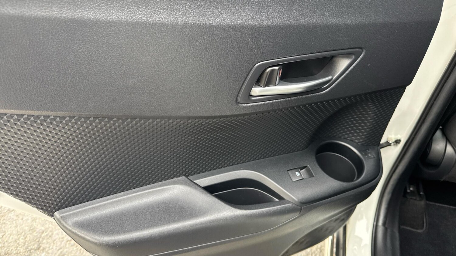 Used Toyota C-HR 2018 for sale - 78047245: Photo 33