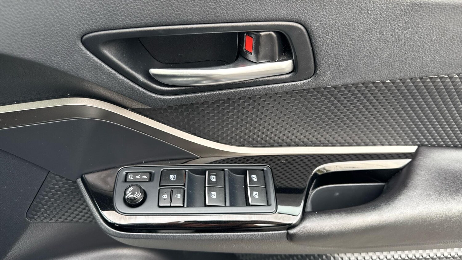 Used Toyota C-HR 2018 for sale - 78047245: Photo 35