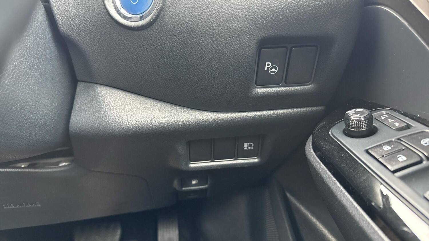 Used Toyota C-HR 2018 for sale - 78047245: Photo 36