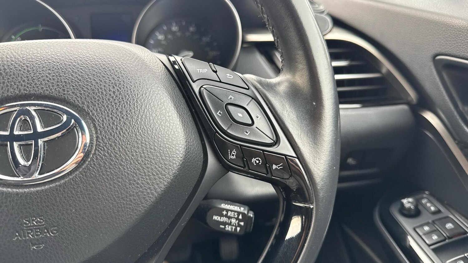 Used Toyota C-HR 2018 for sale - 78047245: Photo 37