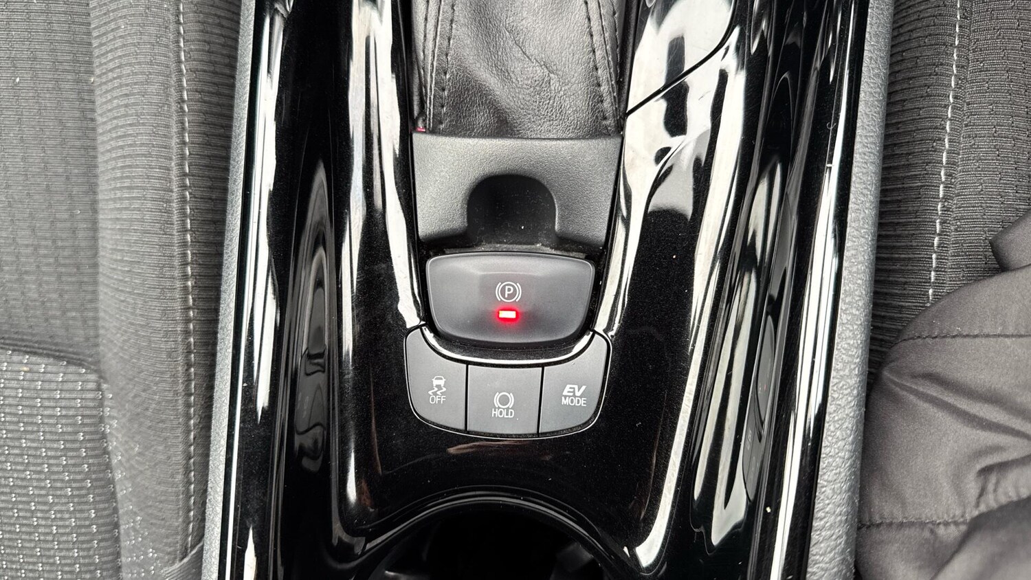 Used Toyota C-HR 2018 for sale - 78047245: Photo 40