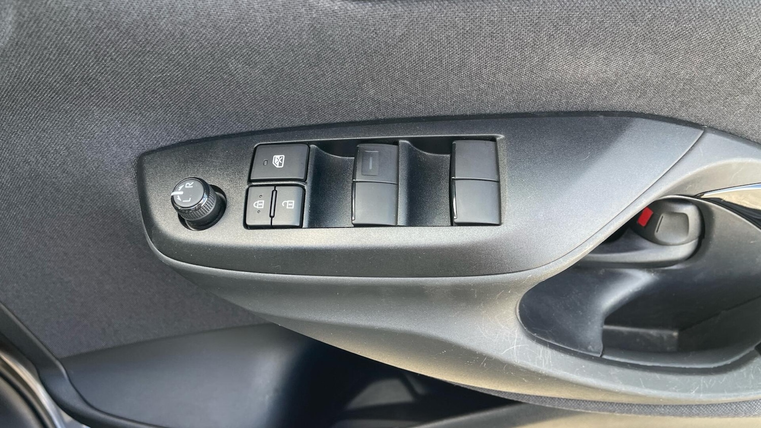 Used Toyota Yaris 2024 for sale - 78072048: Photo 32