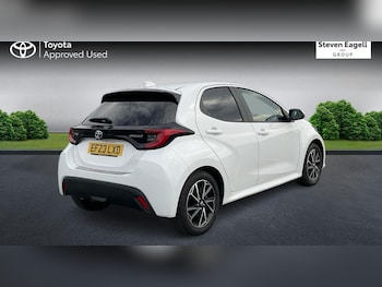 Used Toyota Yaris 2023 for sale - 75608982: Photo