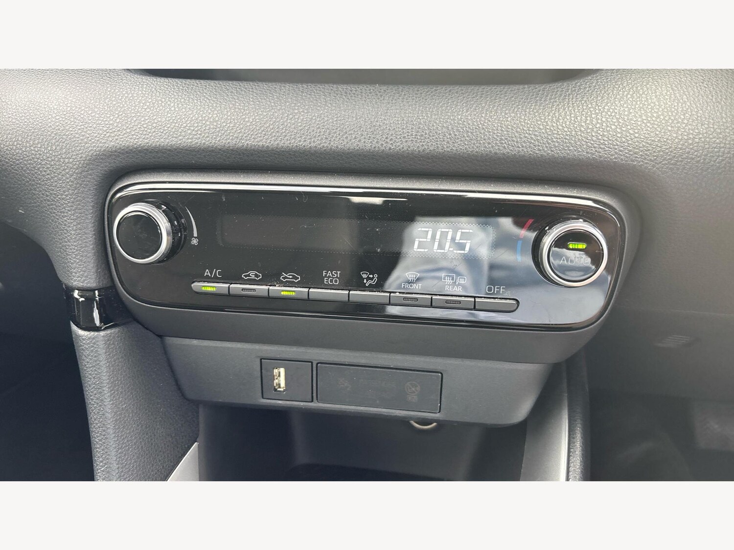 Used Toyota Yaris 2023 for sale - 76251338: Photo 30