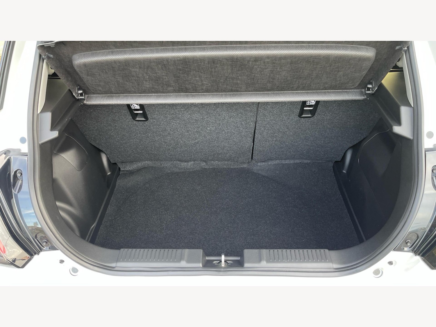 Used Suzuki Swift 2025 for sale - 76976002: Photo 16