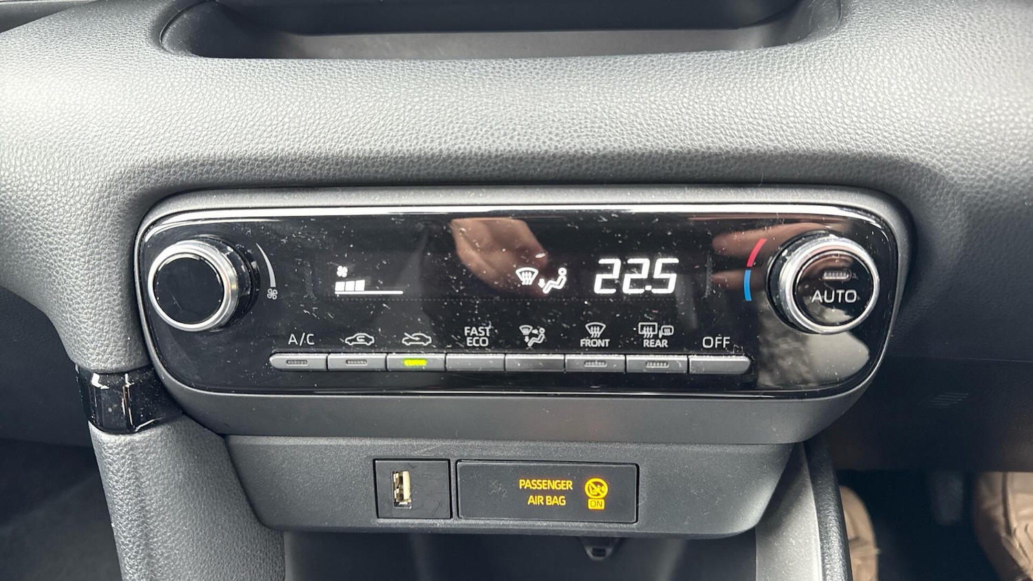 Used Toyota Yaris 2023 for sale - 77156795: Photo 32