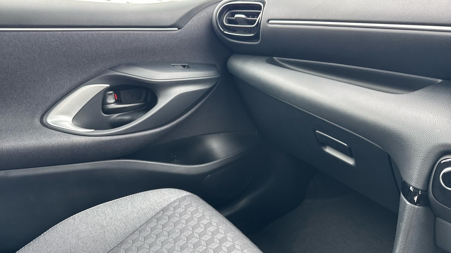 Used Toyota Yaris 2023 for sale - 77156795: Photo 35