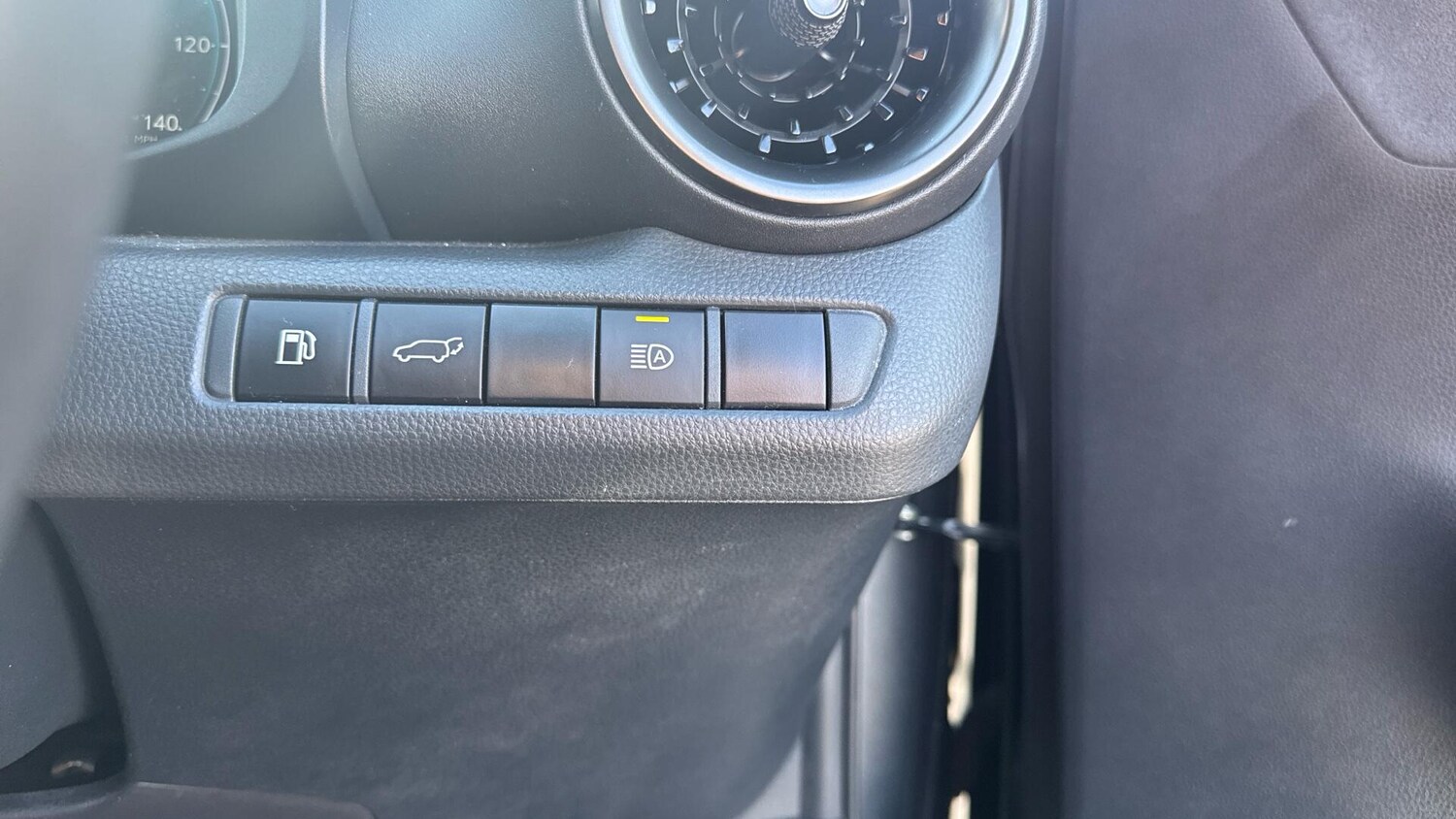 Used Toyota C-HR for sale - 77909745: Photo 35