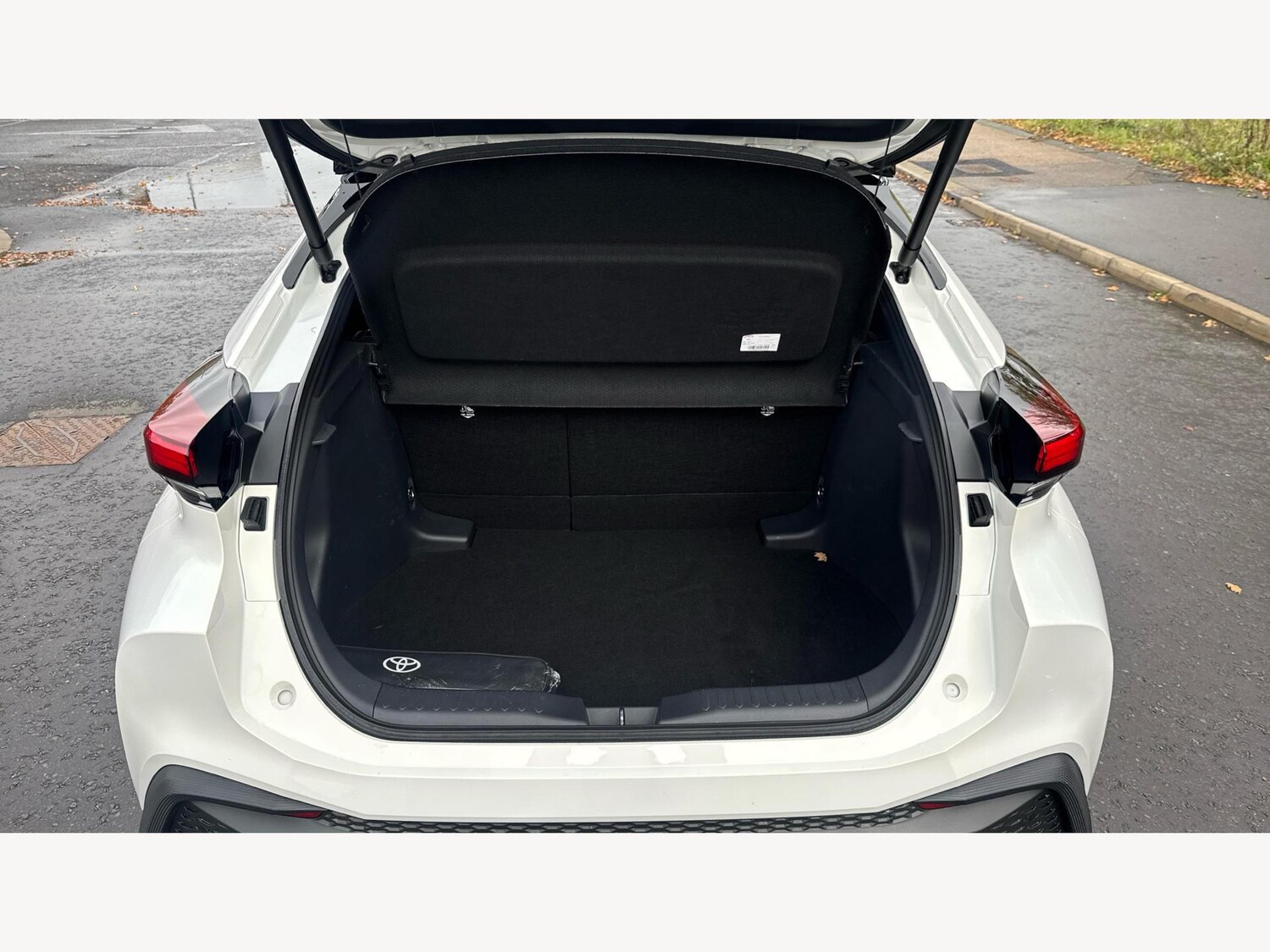 Used Toyota C-HR 2025 for sale - 76440616: Photo 16