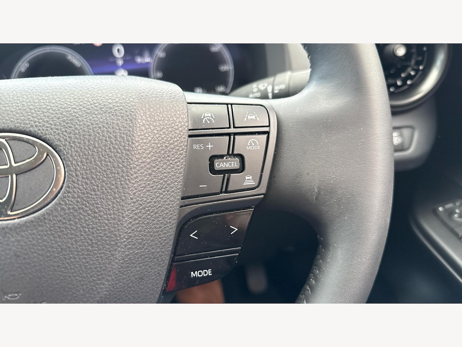 Used Toyota C-HR 2024 for sale - 76498967: Photo 32