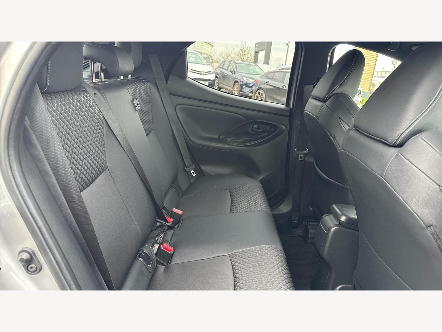 Used Toyota Yaris for sale - 77215292: Photo 14