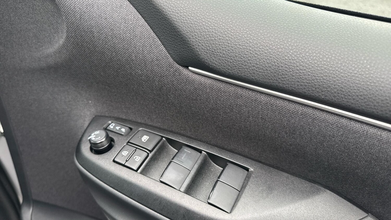 Used Toyota Yaris for sale - 77215292: Photo 35