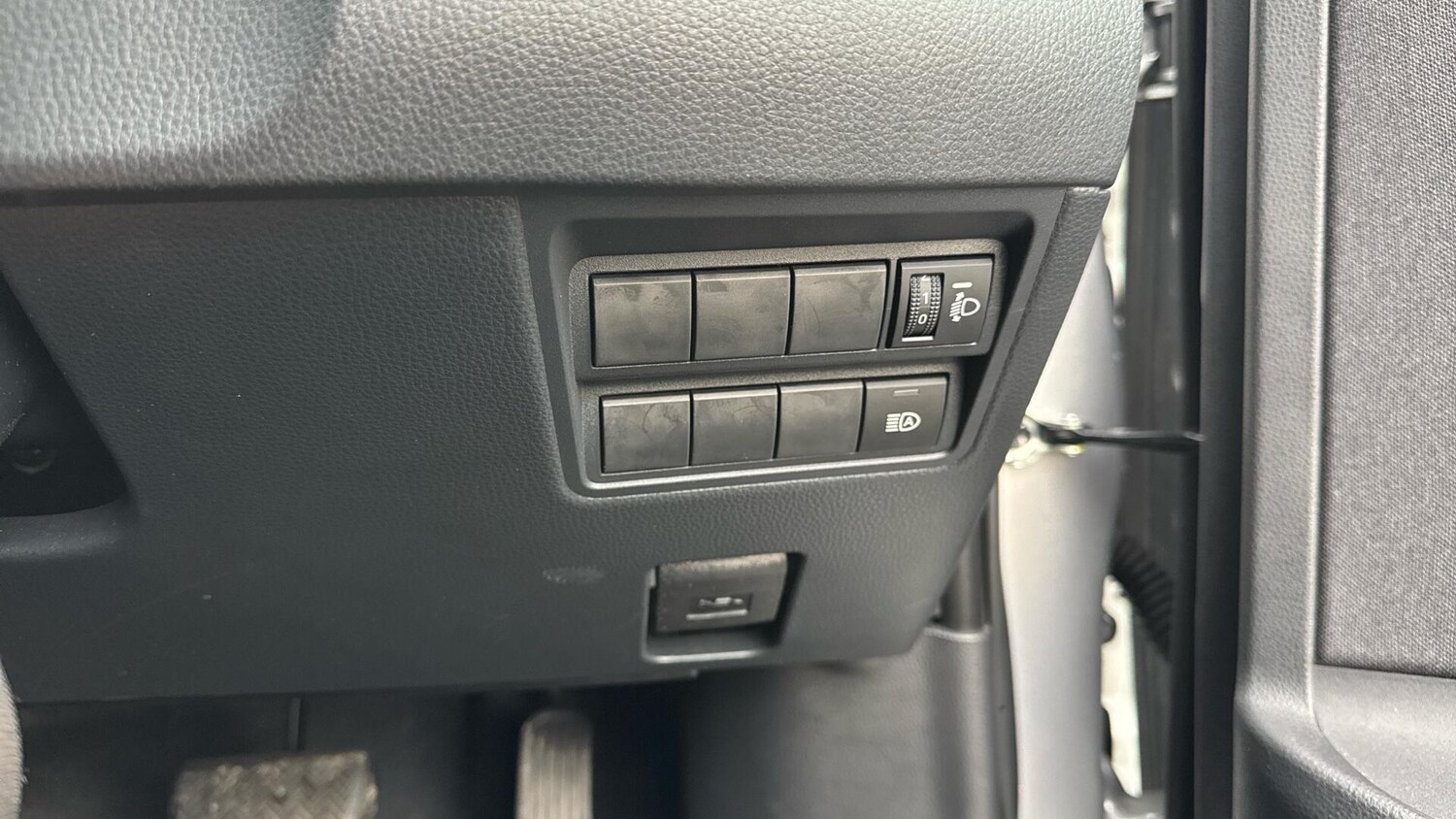 Used Toyota Yaris for sale - 77215292: Photo 36