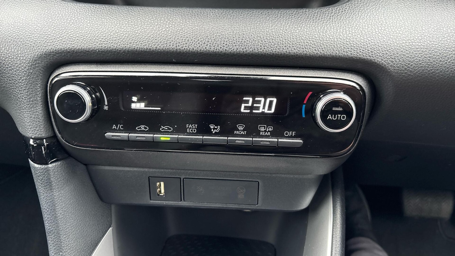 Used Toyota Yaris 2020 for sale - 77156577: Photo 33