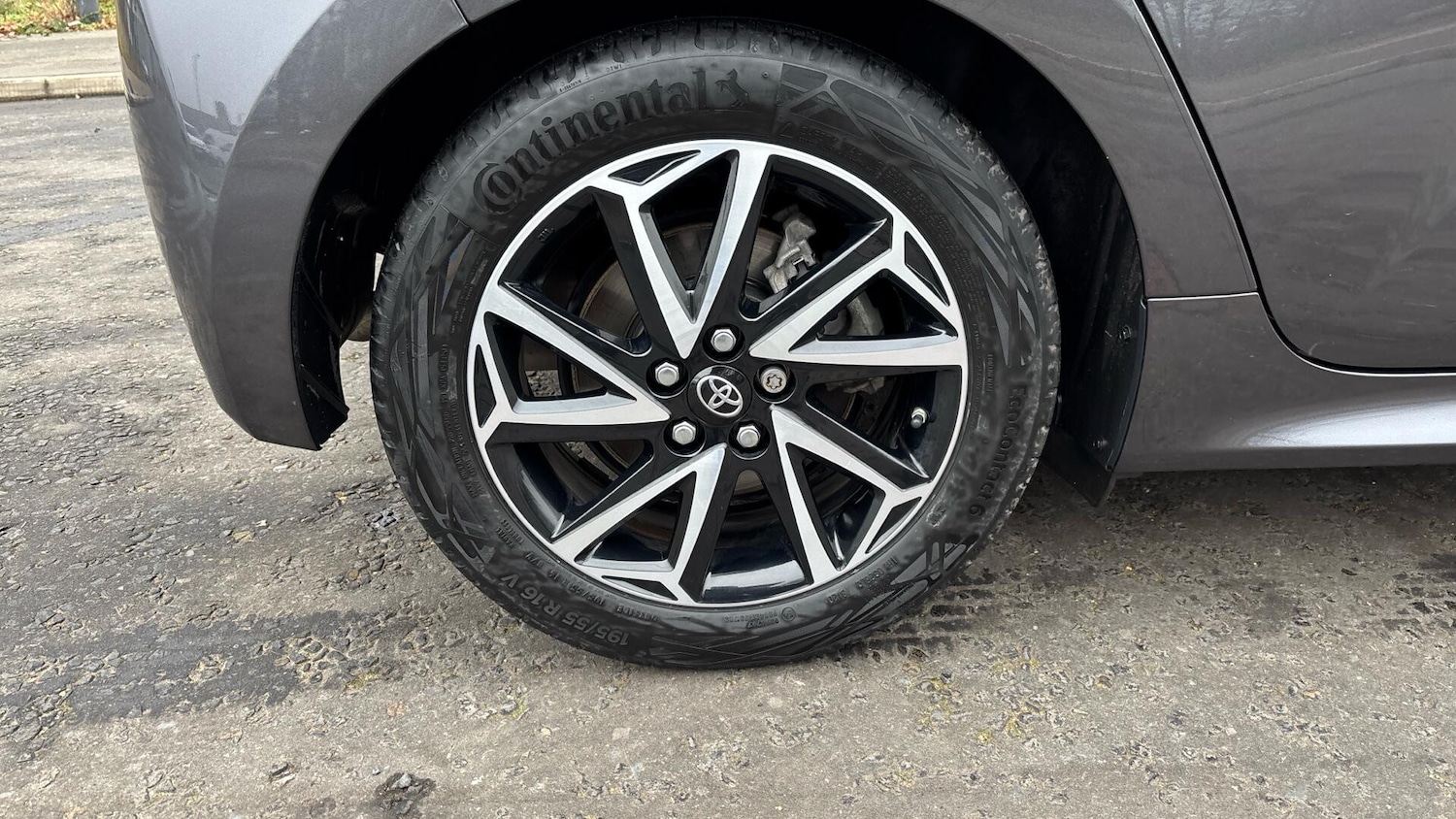 Used Toyota Yaris 2020 for sale - 77156577: Photo 37