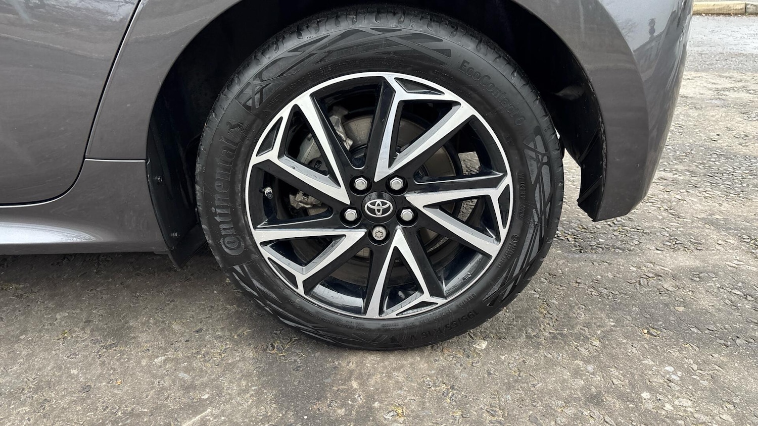 Used Toyota Yaris 2020 for sale - 77156577: Photo 38