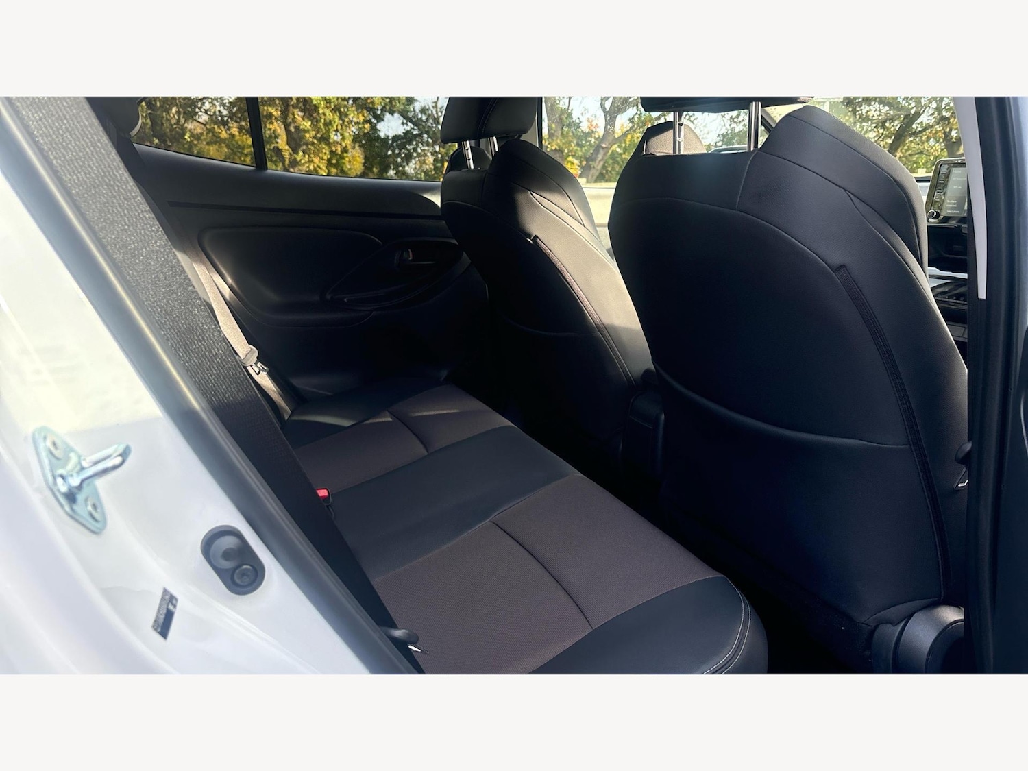 Used Toyota Yaris Cross 2024 for sale - 76936037: Photo 14